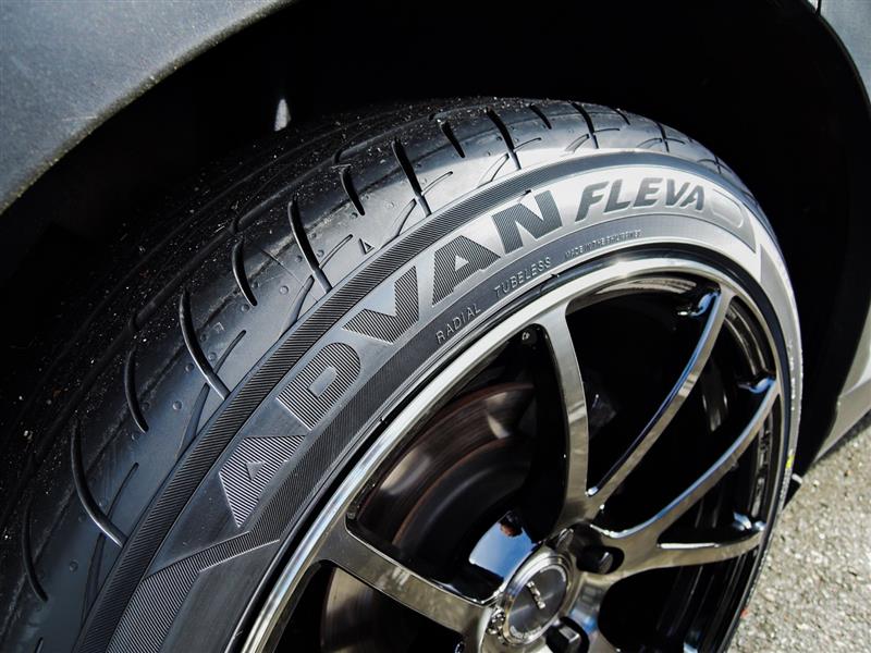 Yokohama Advan Fleva V701 photo